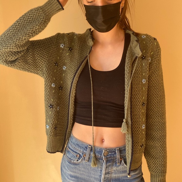 Sweaters - KNIT FLOWER CARDIGAN